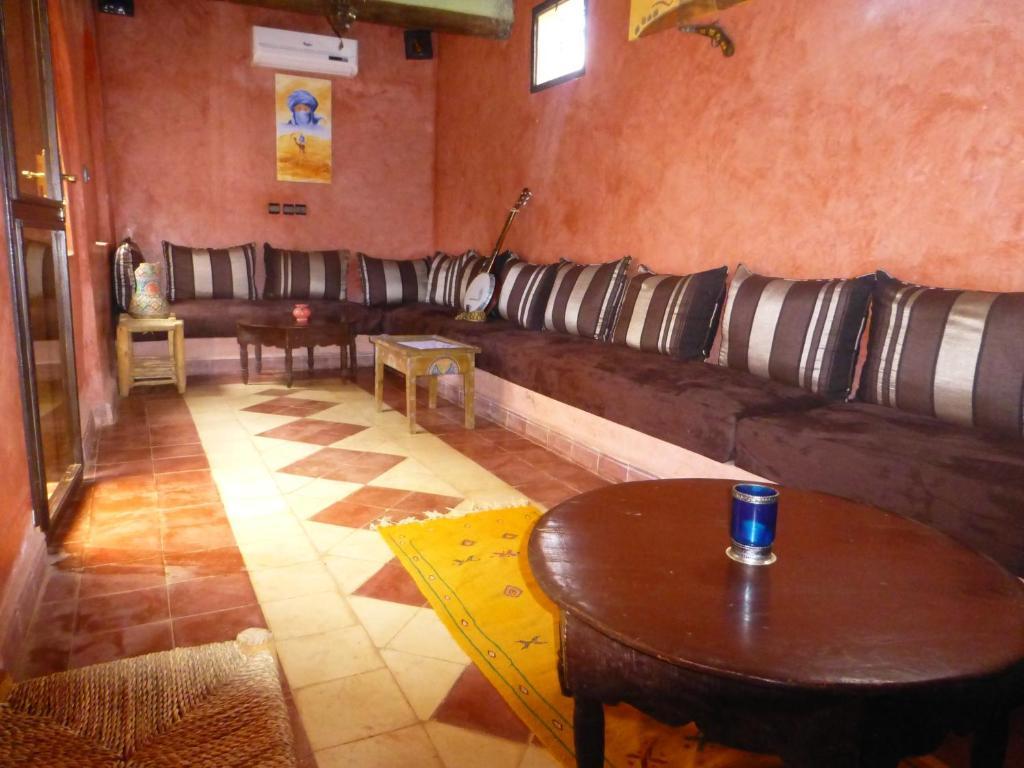 Kasbah La Cigogne Bed & Breakfast Aït Benhaddou Exterior photo